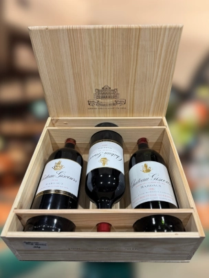 Château Giscours, Margaux, Bordeaux Vertical Magnum case: 1996, 2006, 2016 (3x 1.5 Lt)